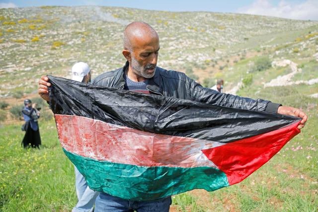 Warga Palestina Ditembak...