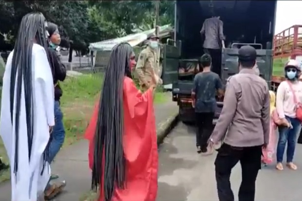 Gempar, Dua Kuntilanak...