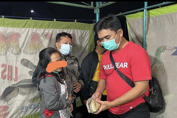 Terhimpit Ekonomi di...