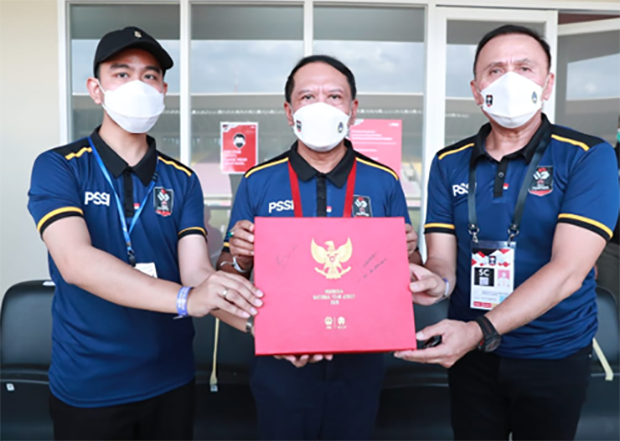 Buka Piala Menpora 2021,...