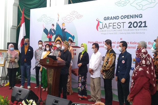Dukung JaFest, Teten...