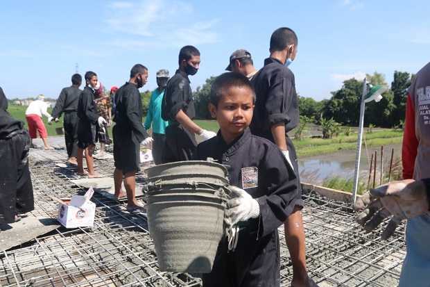 Ini Keseruan Saat Puluhan...