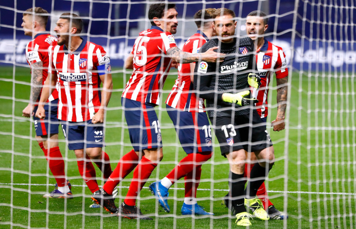 Luis Suarez Cetak Gol,...