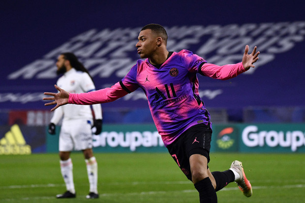 Cetak 100 Gol di Ligue...