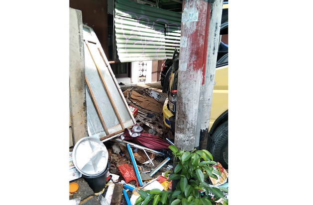 Lagi Makan Lontong Sayur,...