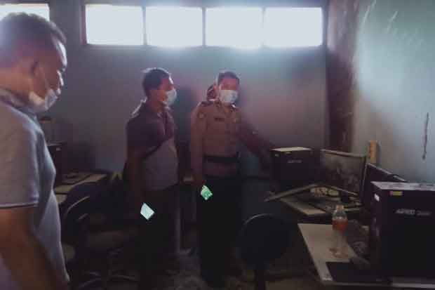 SMPN 23 Bekasi Terbakar,...