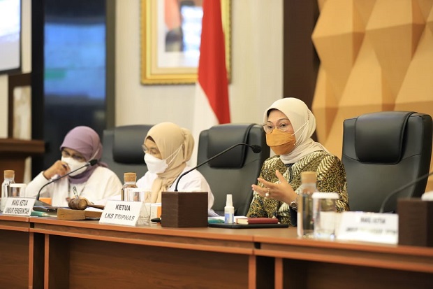 Tripartit Nasional Sepakati...