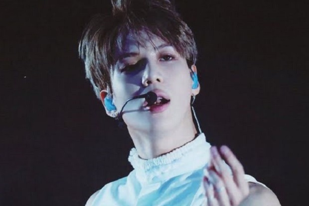 Taemin SHINee Nyanyikan...