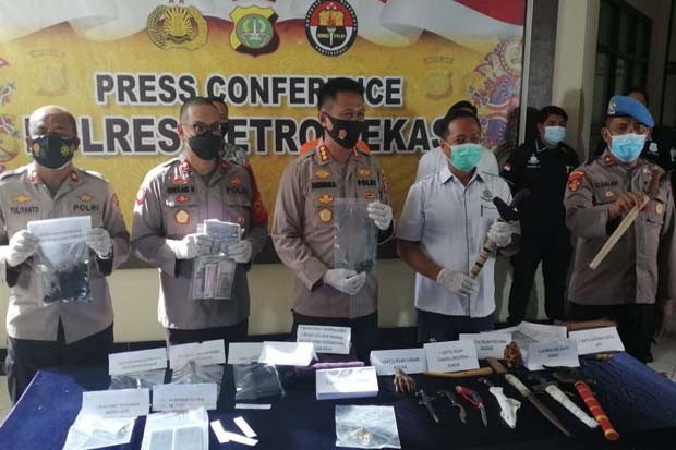 Ustaz Gondrong Jadi...