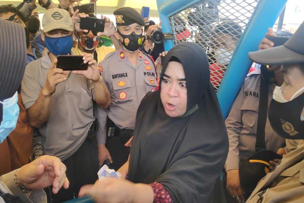 Dilarang Hadiri Sidang...