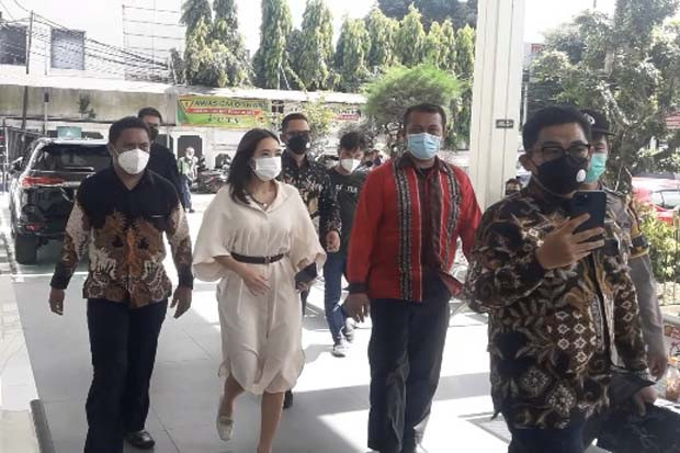 Gisel dan Nobu Jadi...