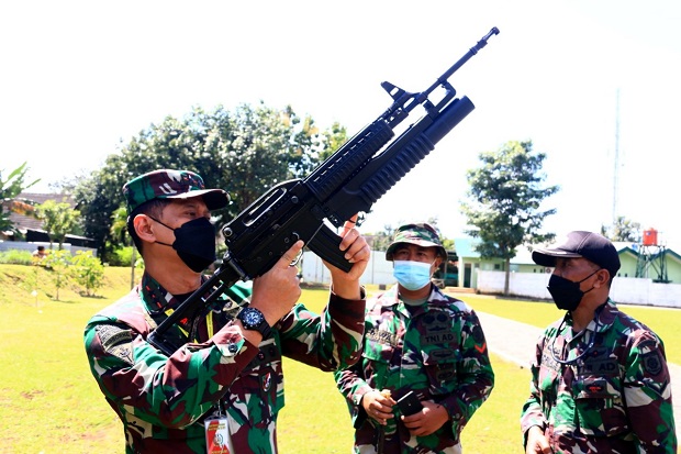 Prajurit Divif 2 Kostrad...