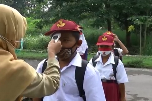 Sekolah Dasar di Lereng...