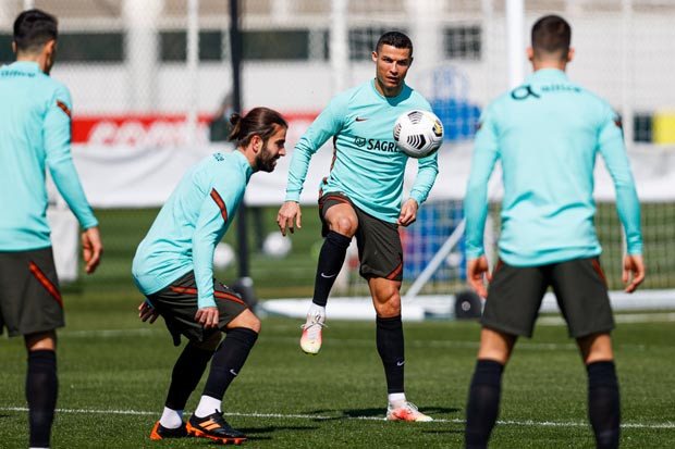 Ronaldo Jadi Bahan Olok-olok,...