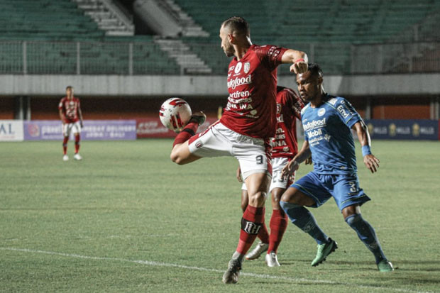 Sama Kuat, Persib Bandung...