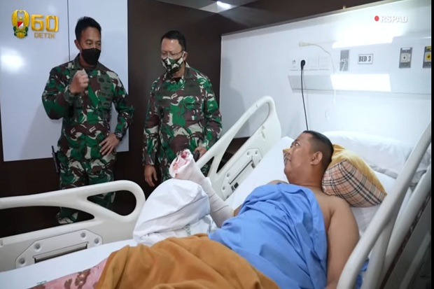 Jenguk Korban Heli Jatuh,...