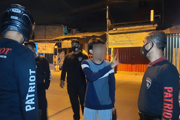 Bentrok 2 Geng di Bekasi,...