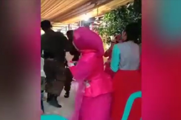 Viral, Anggota Satpol...