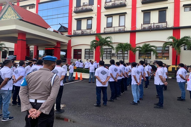 Ada Polisi Ditangkap...