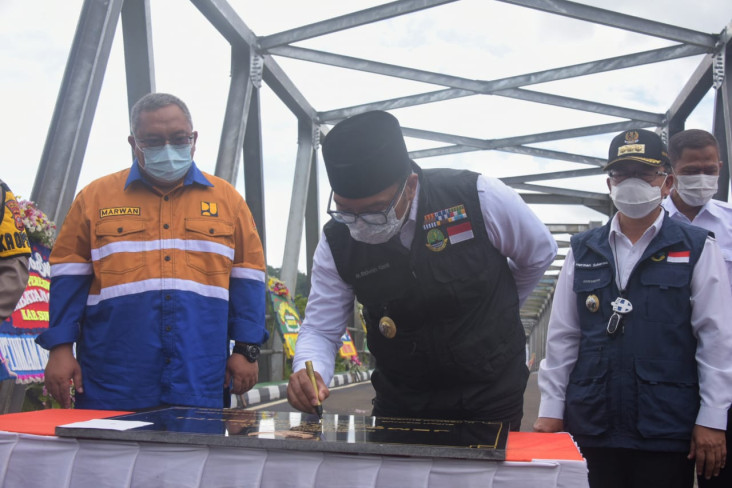 Ridwan Kamil Resmikan...