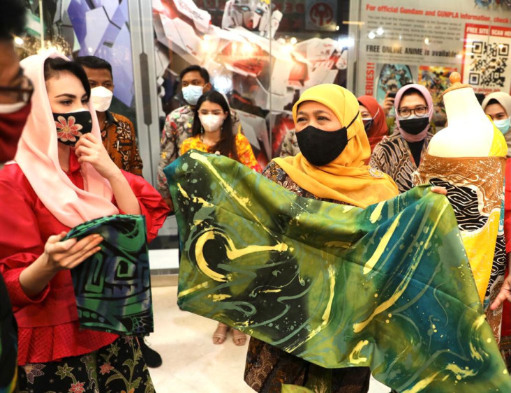 Bangkitkan Industri...