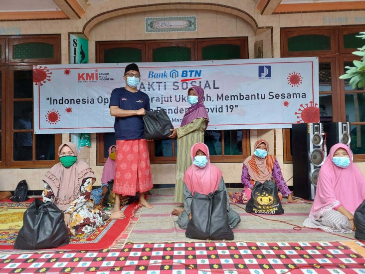 Sentuh Madura, Kaukus...