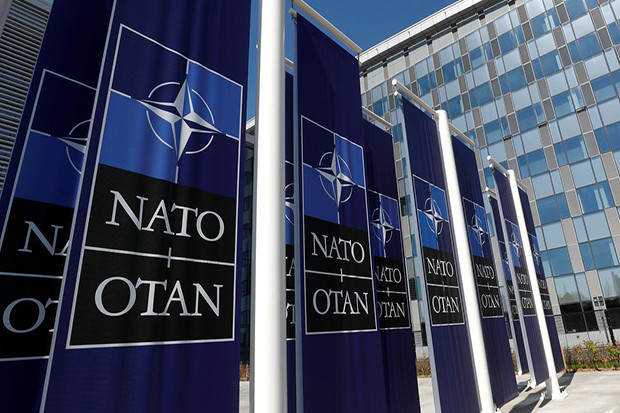 Rusia pada NATO: Urusi...