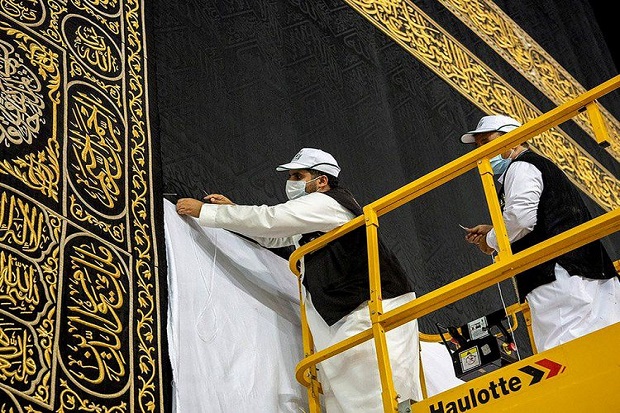 Arab Saudi Tangkap 2...