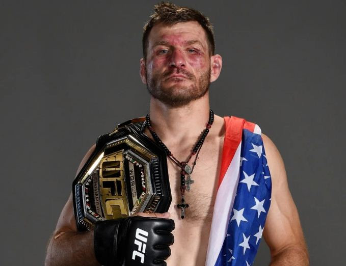 Dahsyat! Jawara UFC...