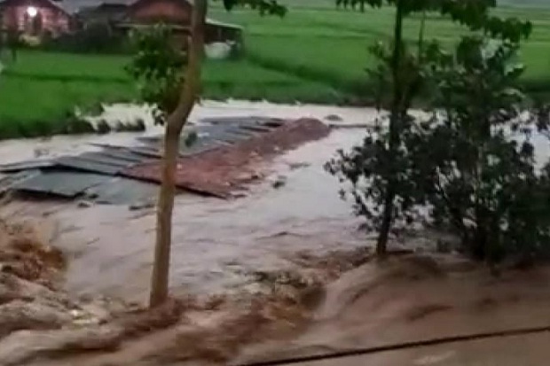 Bencana Banjir dan Longsor...
