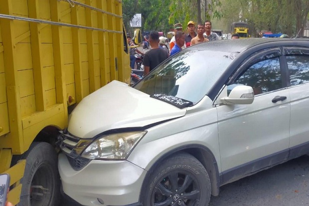 Tabrakan Beruntun, Dump...