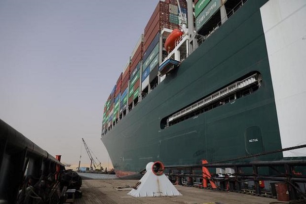 Kacaukan Terusan Suez,...