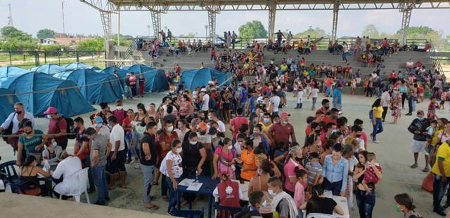 Ribuan Warga Venezuela...