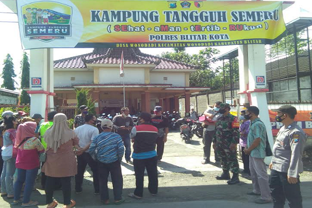 Kecewa Rekrutmen, Ratusan...