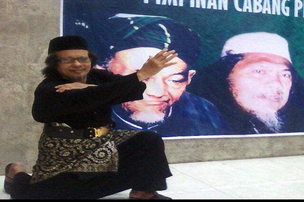 Kiai Nyentrik Pendiri...