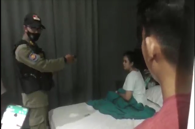 16 Pasangan Mesum Digerebek...