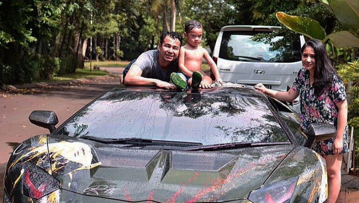 Jajaran Mobil dan Motor...