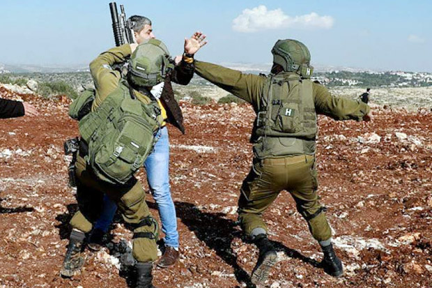 Israel Tangkap Para...