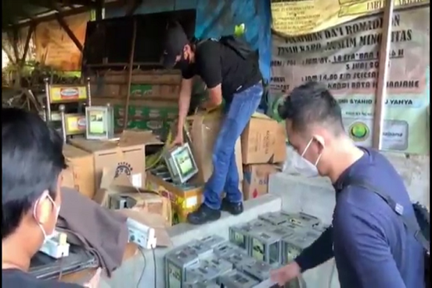 500 Kotak Amal Milik...