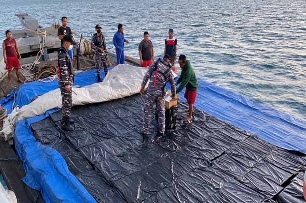 Patroli TNI AL Gagalkan...
