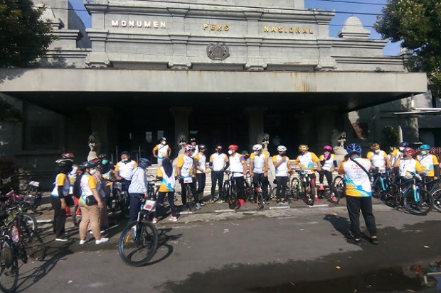 Puncak Harsiarnas, Pelaku...