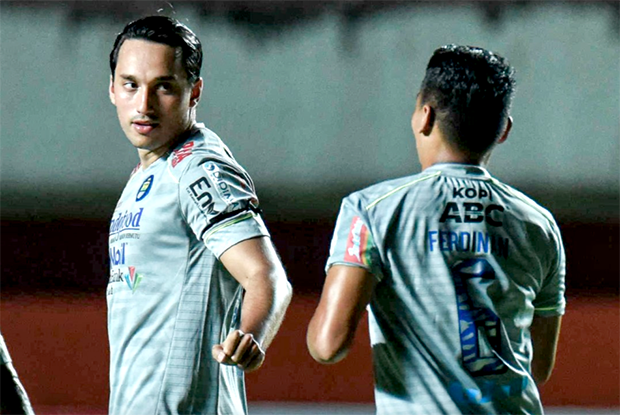 Persita vs Persib, Robert...