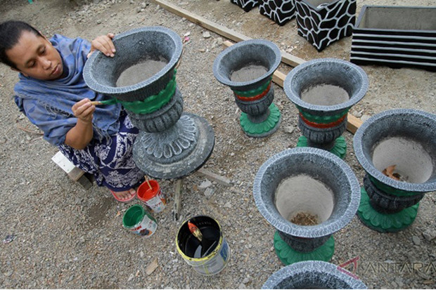 Membuat Kreasi Pot dari...