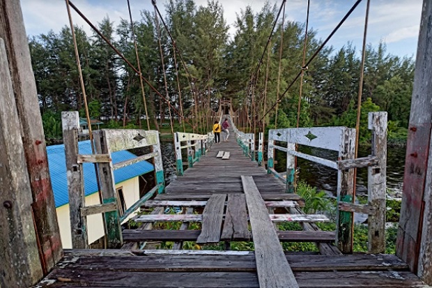 Jembatan Gantung Pantai...