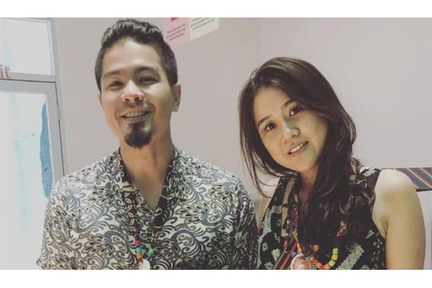 Keluar dari Rumah Keluarga...