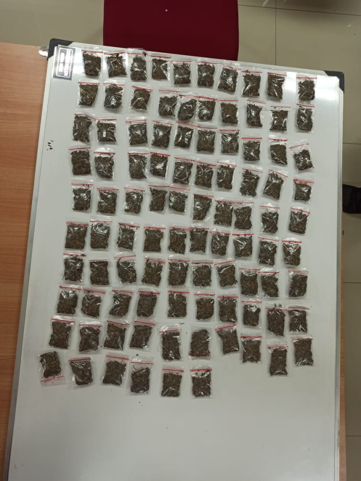 Jemput Paket Narkoba,...