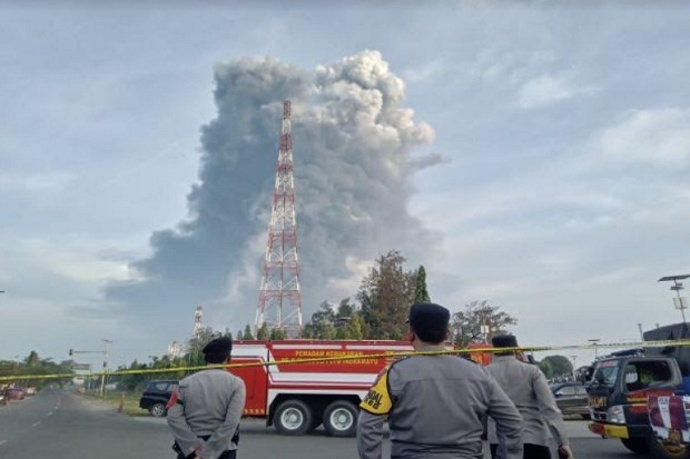 Olah TKP Kebakaran Kilang...