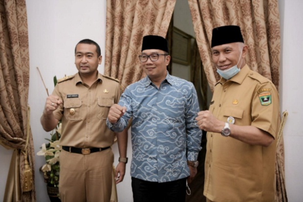 Bertemu Gubernur Sumbar,...