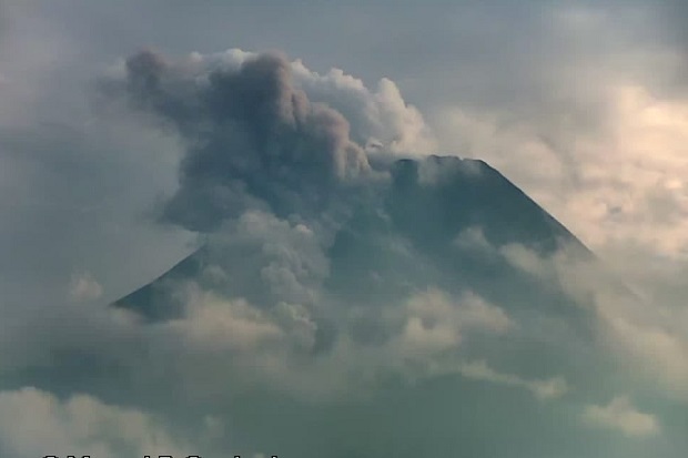 Selasa Pagi Merapi Gemparkan...