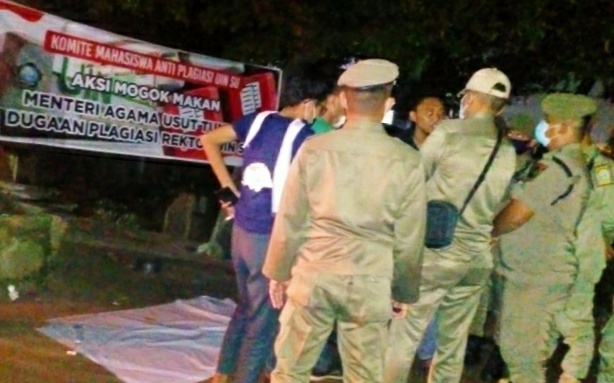 Aksi Mogok Makan Lawan...